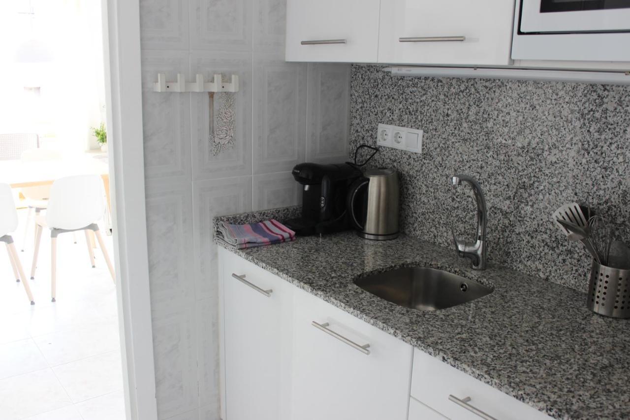 Beautiful Apartment In Front Of Beach, Pool, View Ρόζες Εξωτερικό φωτογραφία