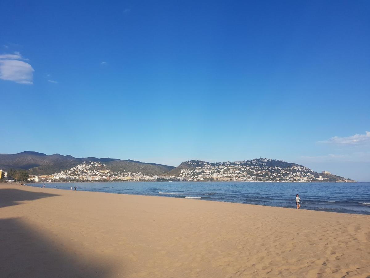 Beautiful Apartment In Front Of Beach, Pool, View Ρόζες Εξωτερικό φωτογραφία